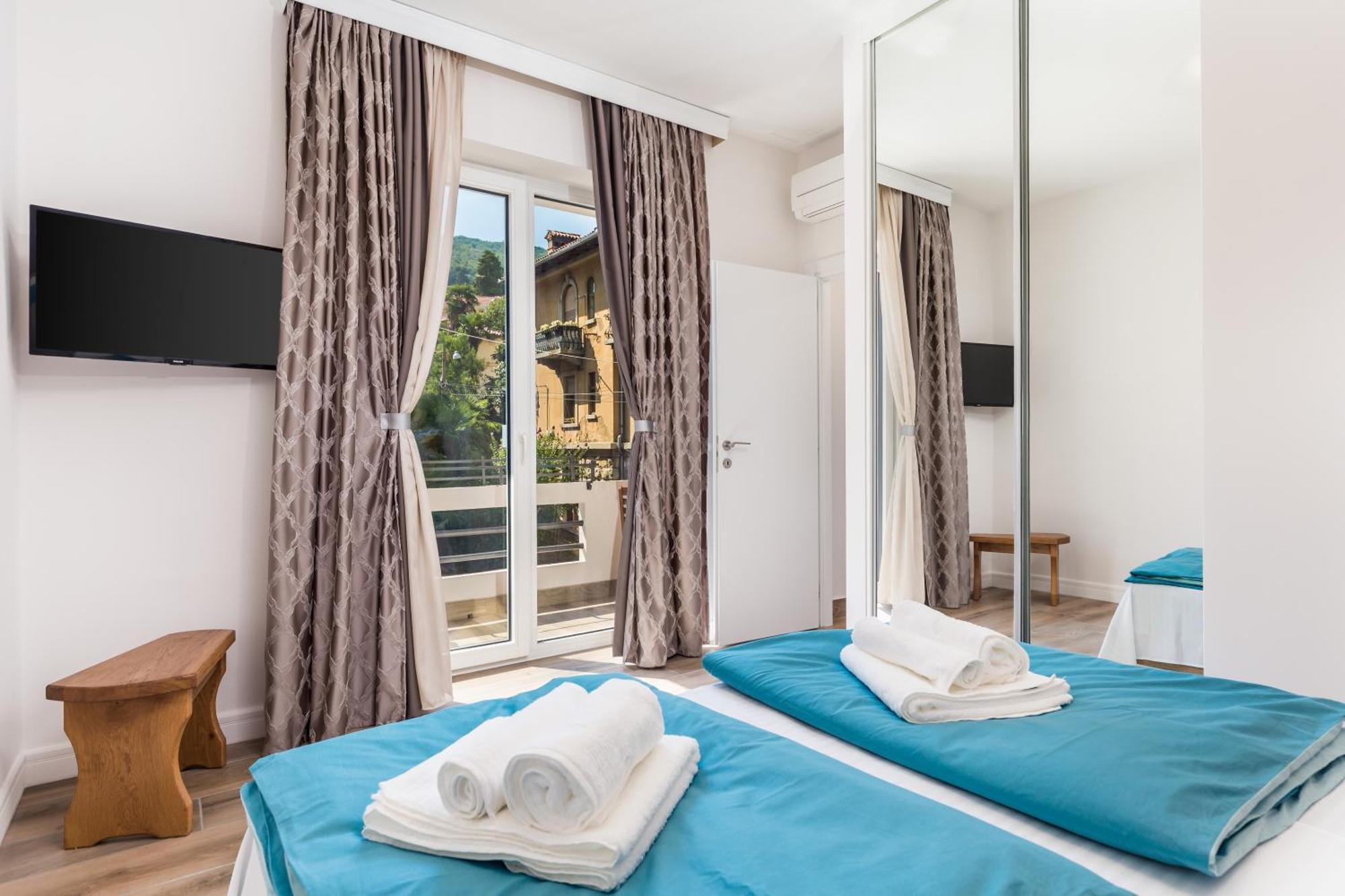 Apartments Liana Opatija Pokoj fotografie